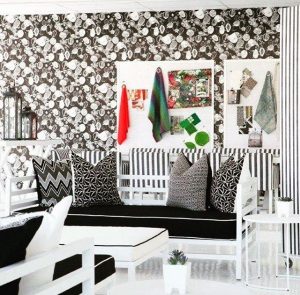 9296e_BLACK-AND-WHITE-DAYBED
